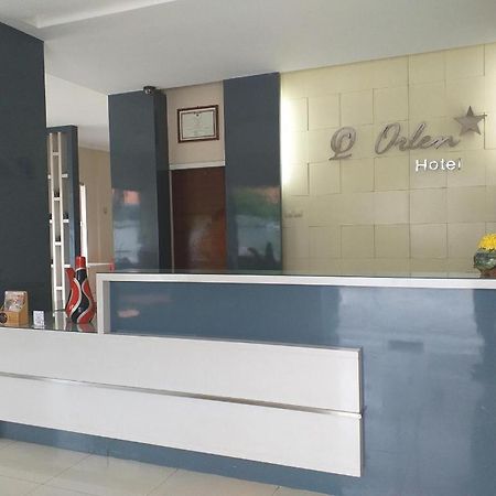 โรงแรมออร์เลน ยอกยาการ์ตา ภายนอก รูปภาพ