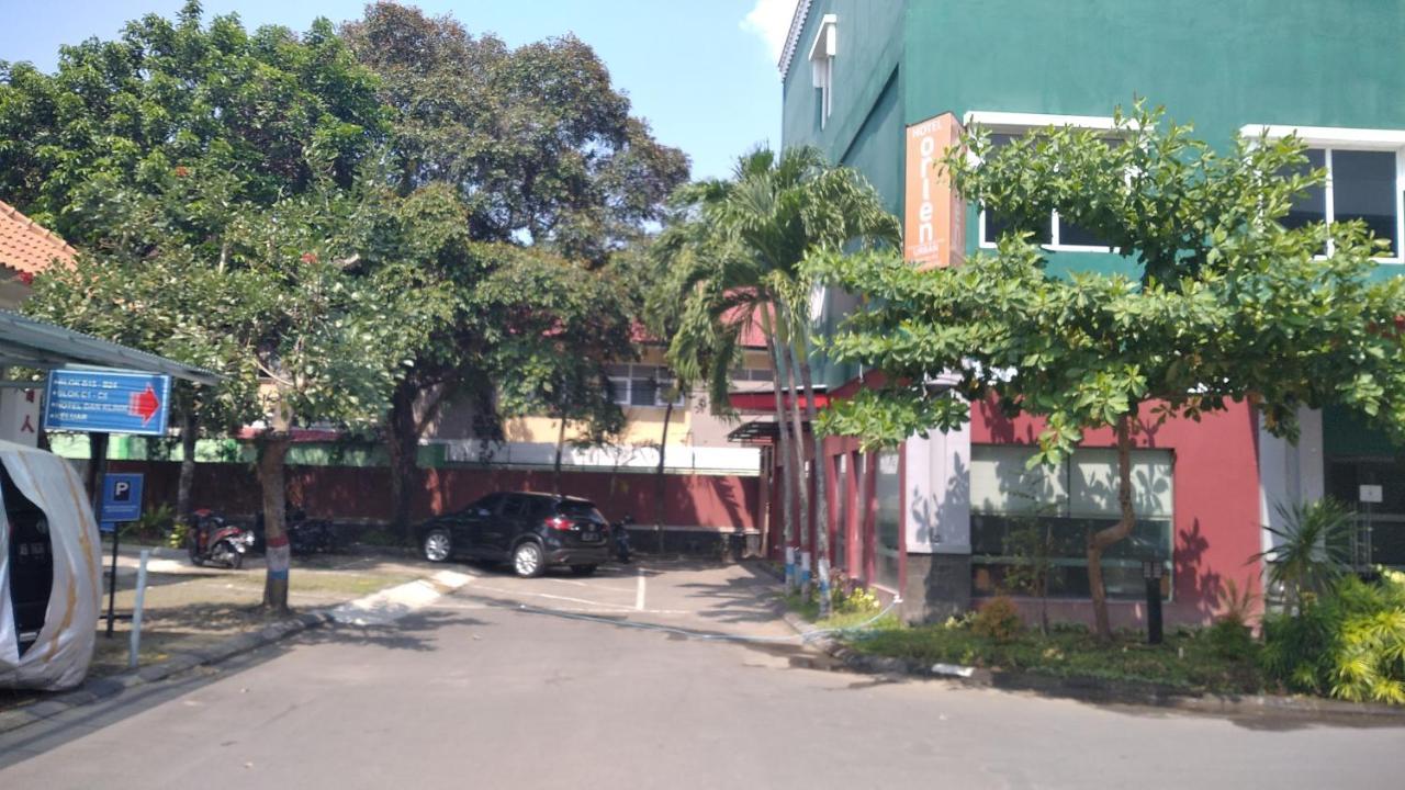 โรงแรมออร์เลน ยอกยาการ์ตา ภายนอก รูปภาพ