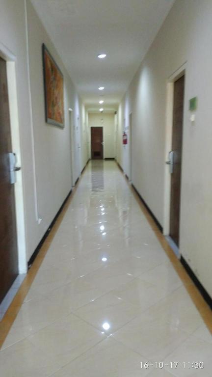 โรงแรมออร์เลน ยอกยาการ์ตา ภายนอก รูปภาพ