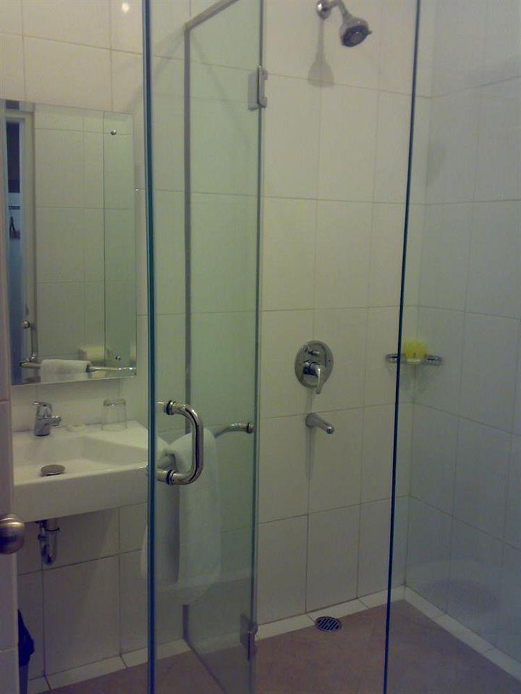 โรงแรมออร์เลน ยอกยาการ์ตา ภายนอก รูปภาพ