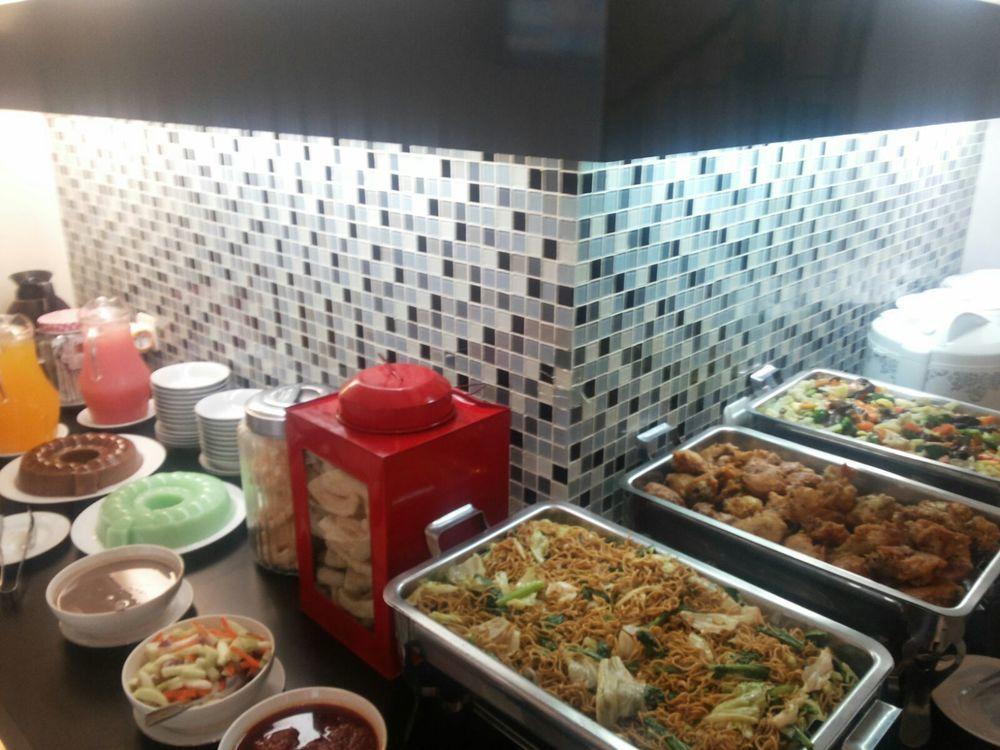 โรงแรมออร์เลน ยอกยาการ์ตา ภายนอก รูปภาพ
